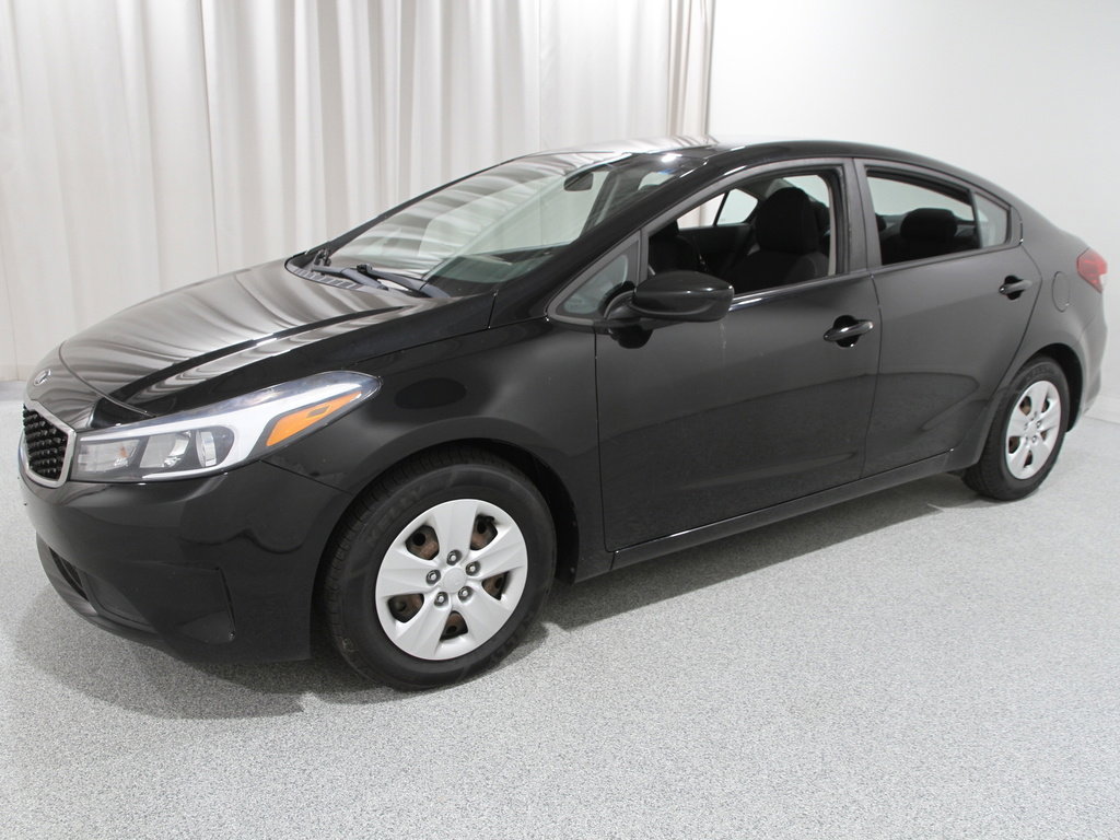 2018 Kia Forte LX Base photo 3