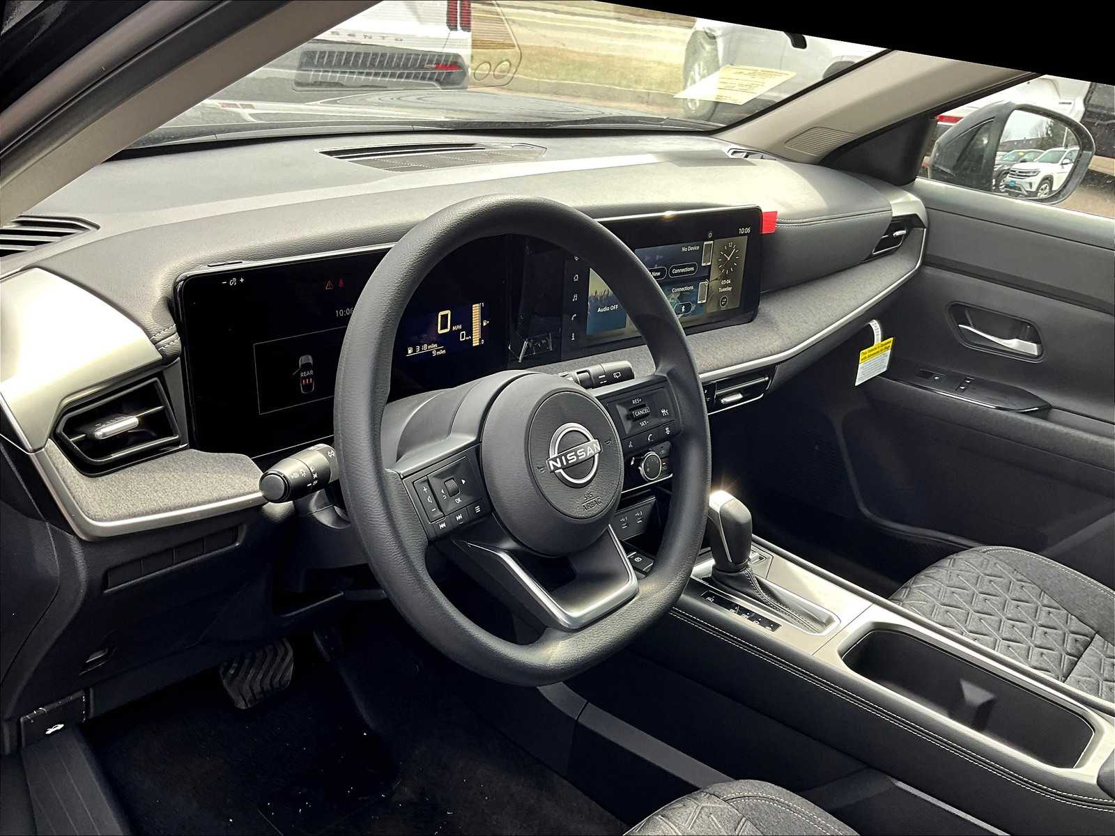 2025 Nissan Kicks SV photo 8