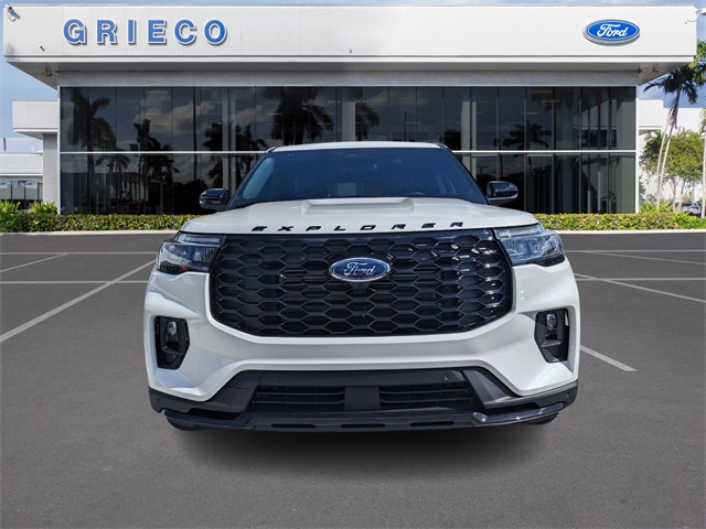 2025 Ford Explorer ST-Line photo 2