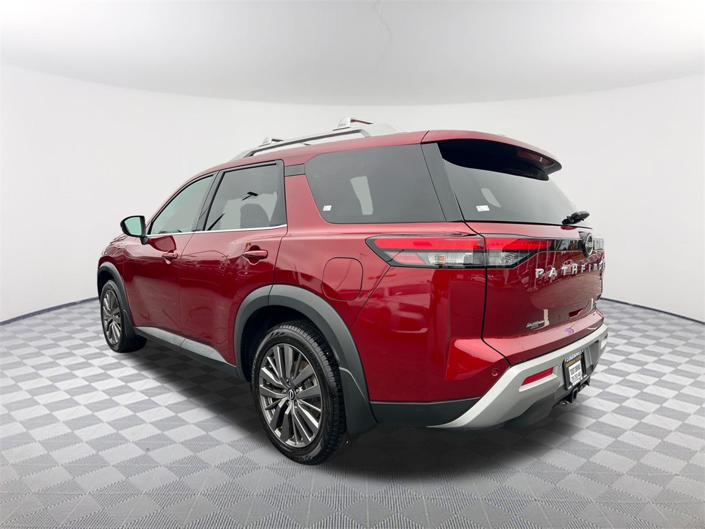 2022 Nissan Pathfinder SL photo 4