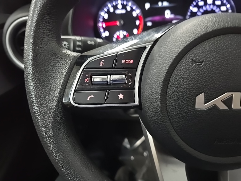 2022 Kia Forte LXS photo 19