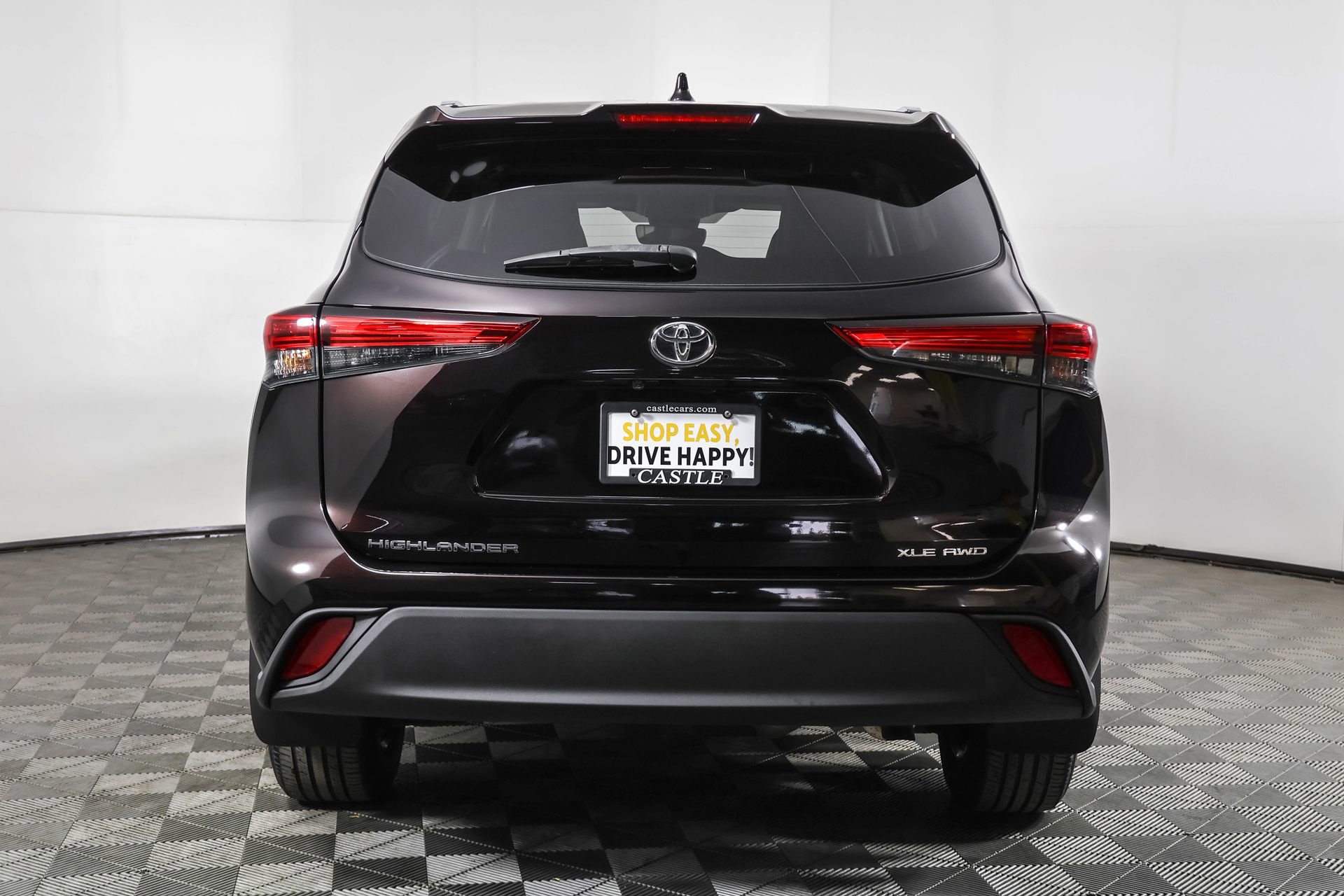 2021 Toyota Highlander XLE photo 3