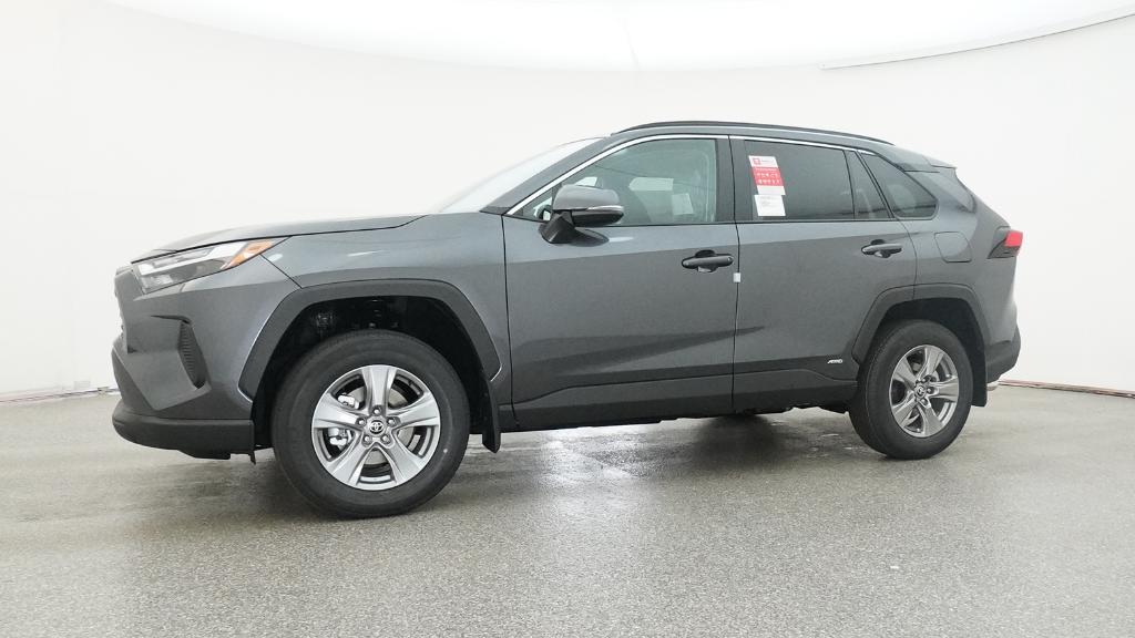2025 Toyota RAV4 Hybrid XLE photo 8