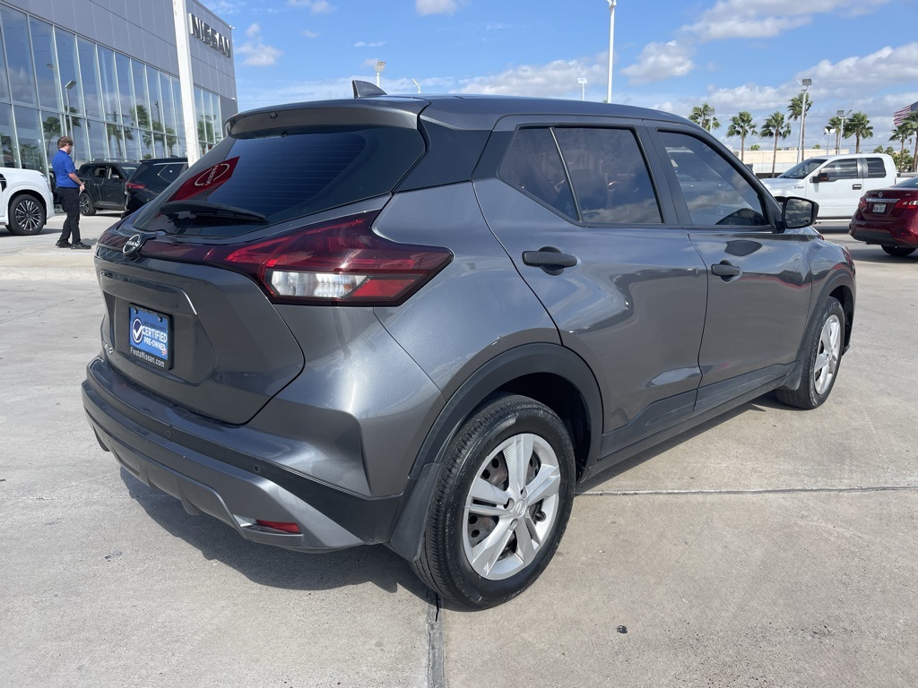 2022 Nissan Kicks S photo 2