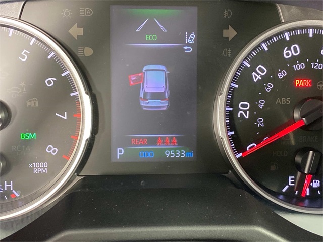 2022 Toyota RAV4 LE photo 15