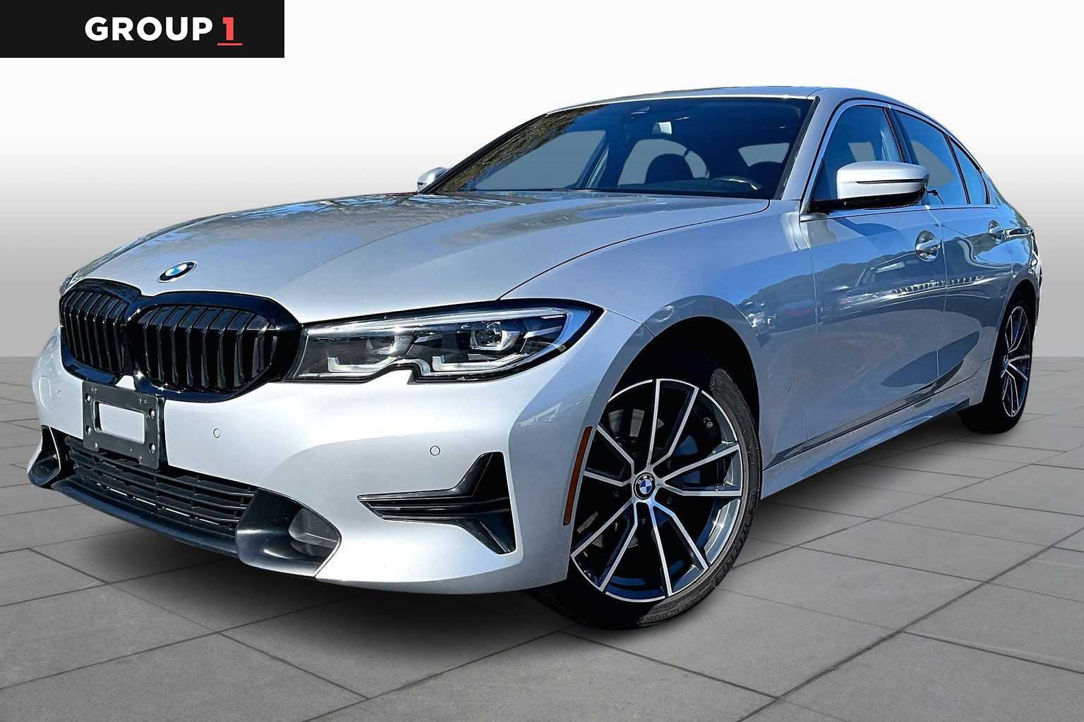 2020 BMW 3 Series 330i's photo