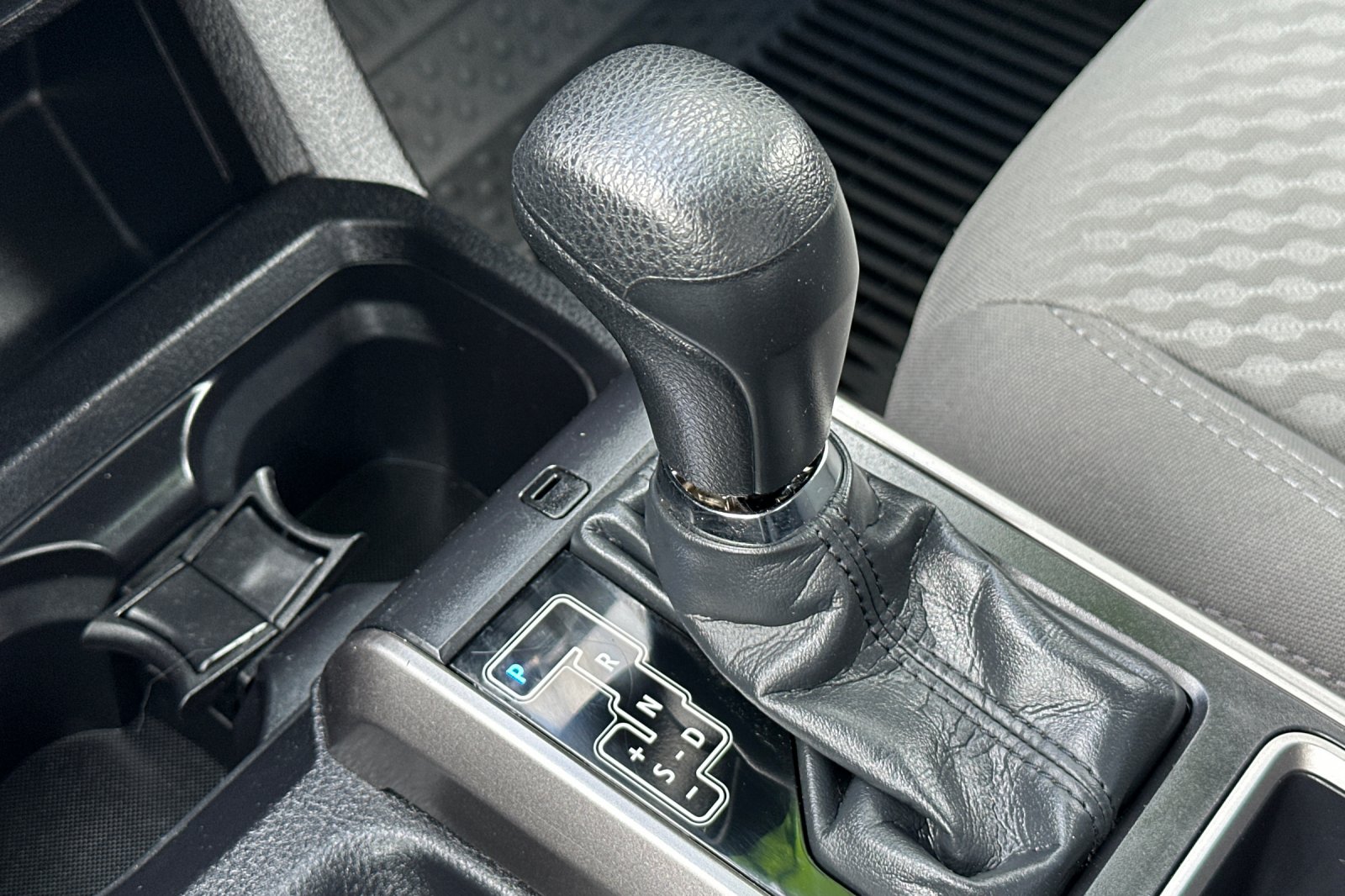 2022 Toyota Tacoma SR5 photo 19