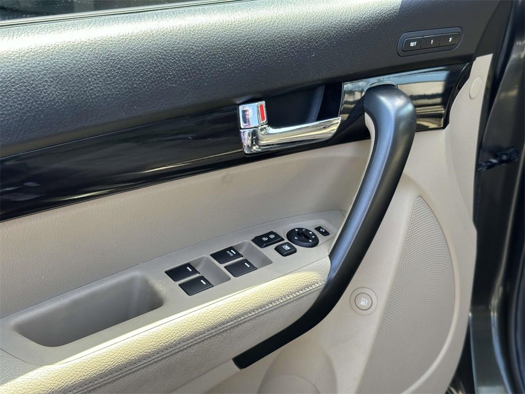 2012 Kia Sorento EX photo 16