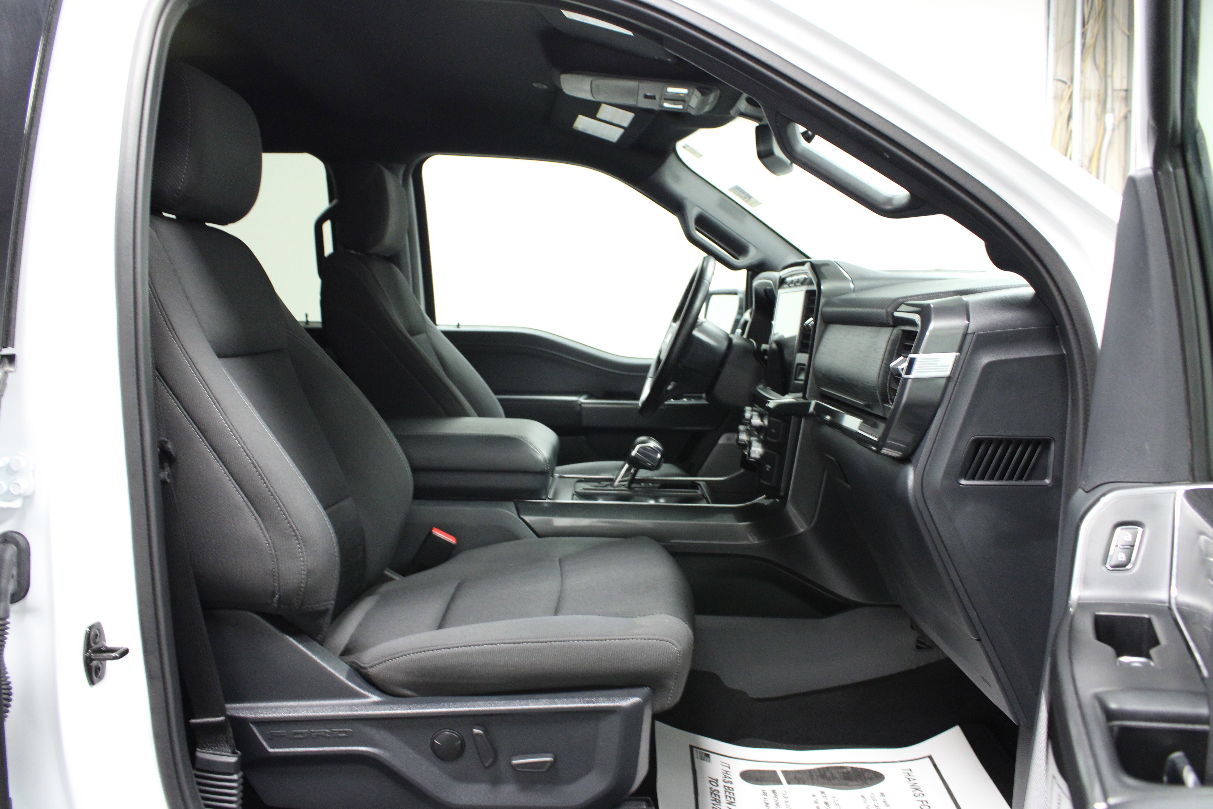 2023 Ford F-150 XLT photo 13