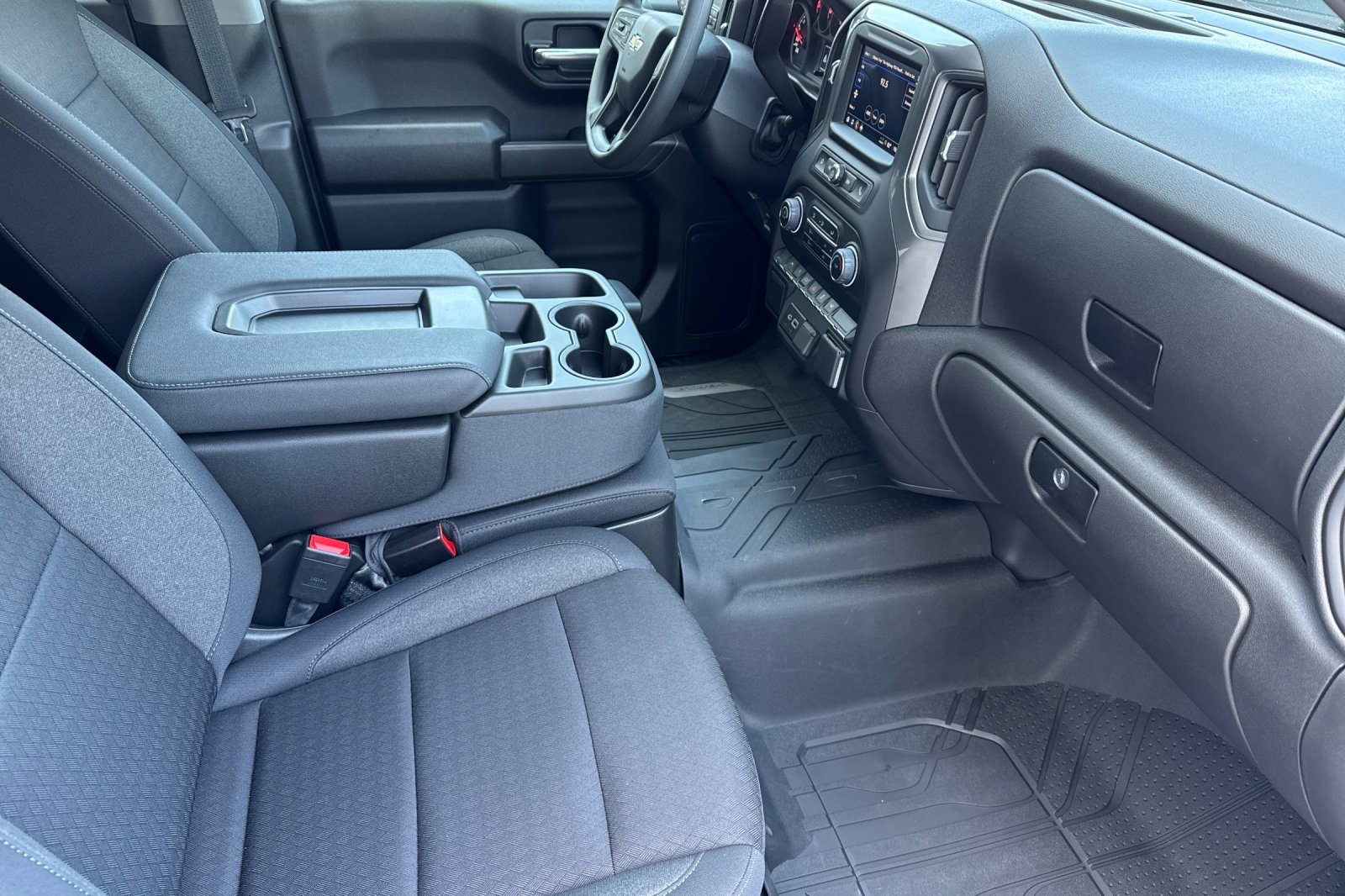 2025 Chevrolet Silverado 1500 Custom photo 15