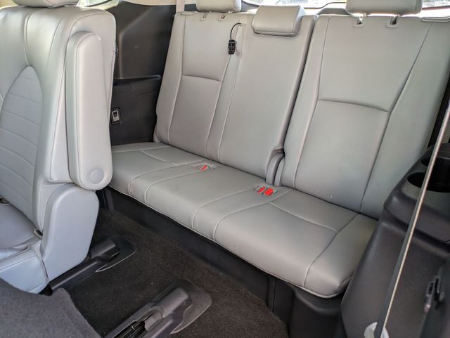2023 Toyota Highlander L photo 20