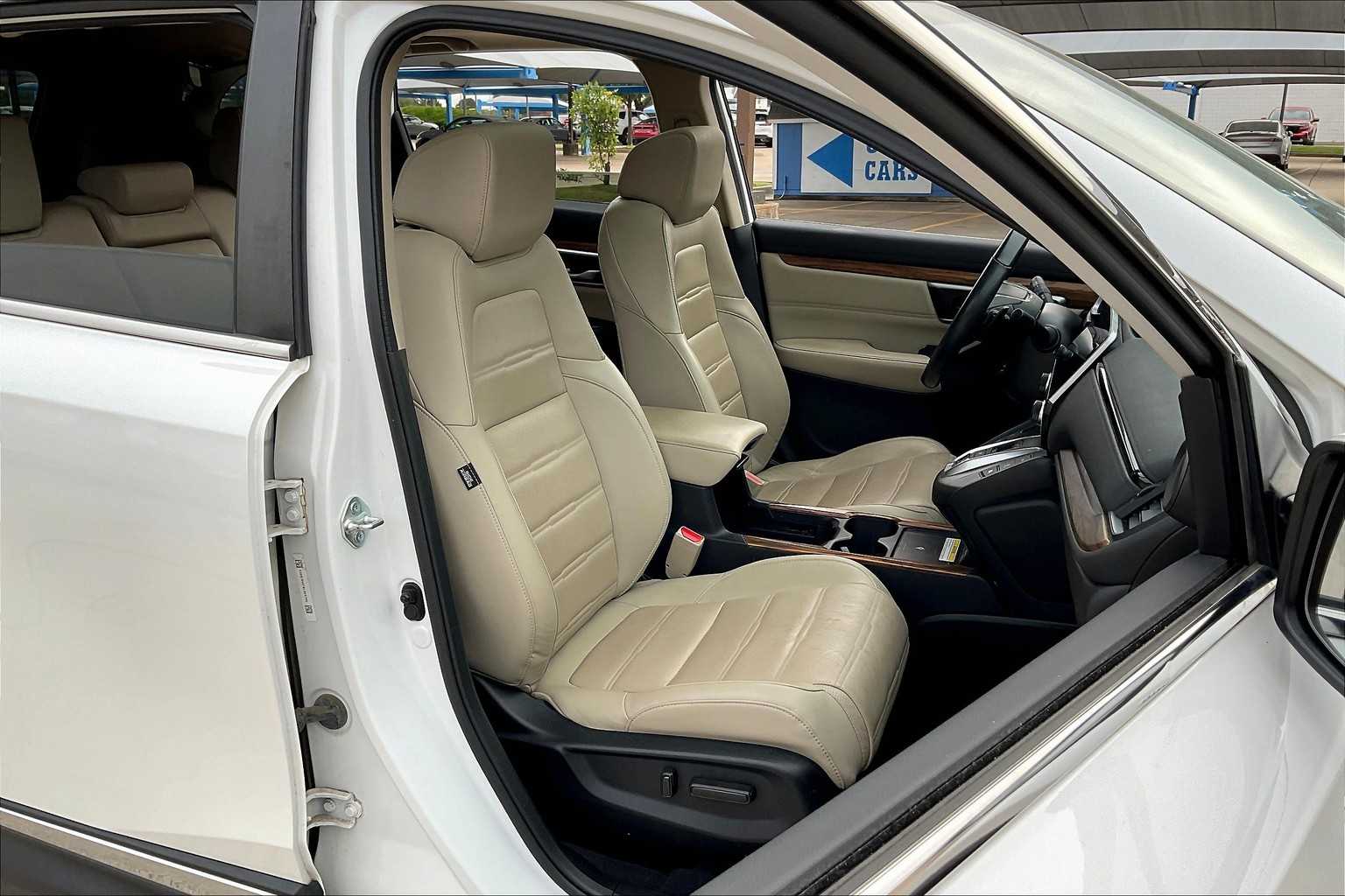 2022 Honda CR-V Hybrid Touring photo 8