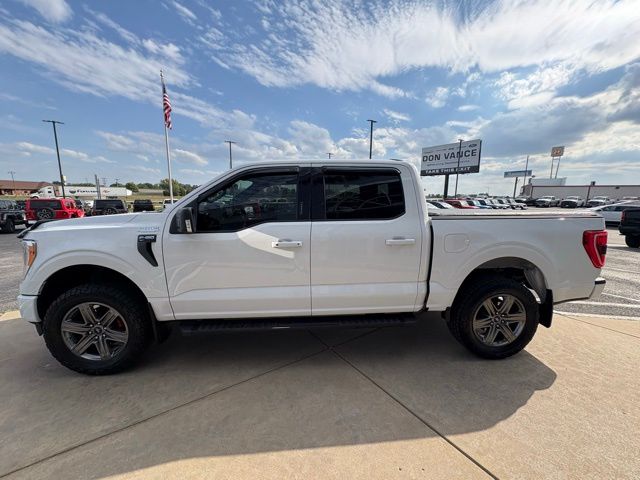 2021 Ford F-150 XLT photo 2