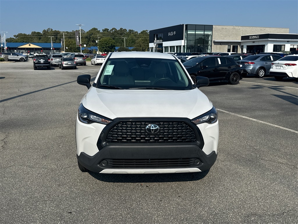 2024 Toyota Corolla Cross L photo 8