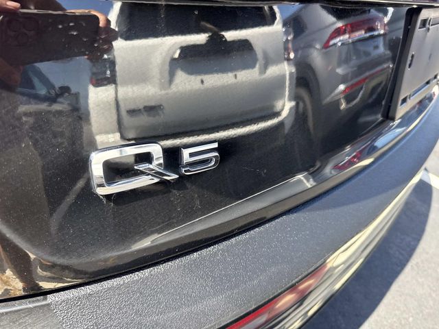 2025 Audi Q5 45 S line Premium photo 5