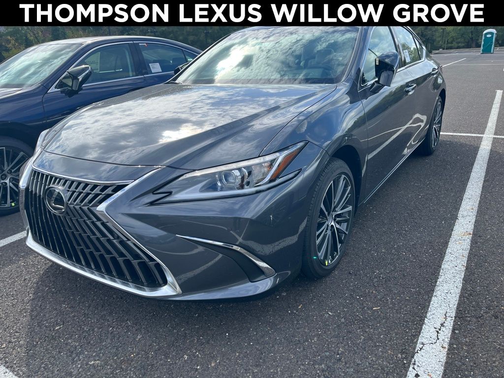 2025 Lexus ES 350's photo