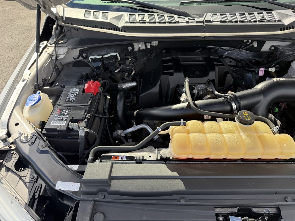 2016 Ford F-150 XLT photo 37