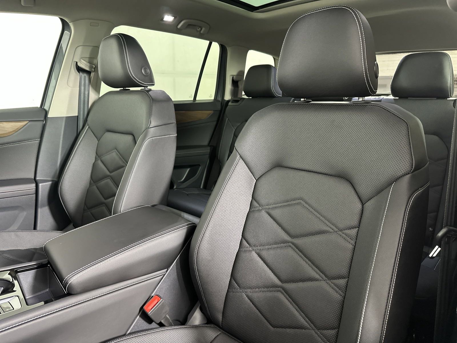 2025 Volkswagen Atlas SE Technology photo 22