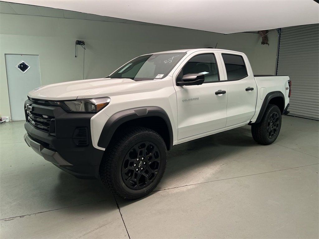 2026 Chevrolet Colorado Trail Boss photo 3