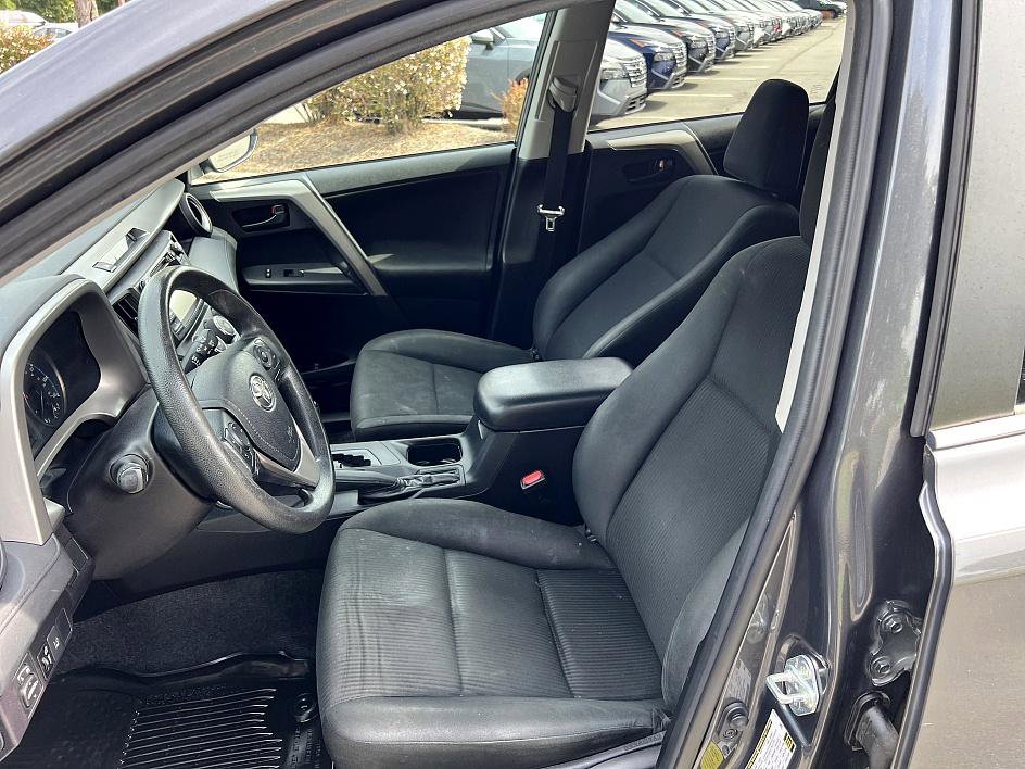 2018 Toyota RAV4 LE photo 14