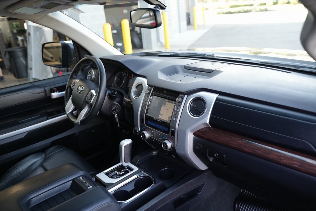 2017 Toyota Tundra Limited photo 16