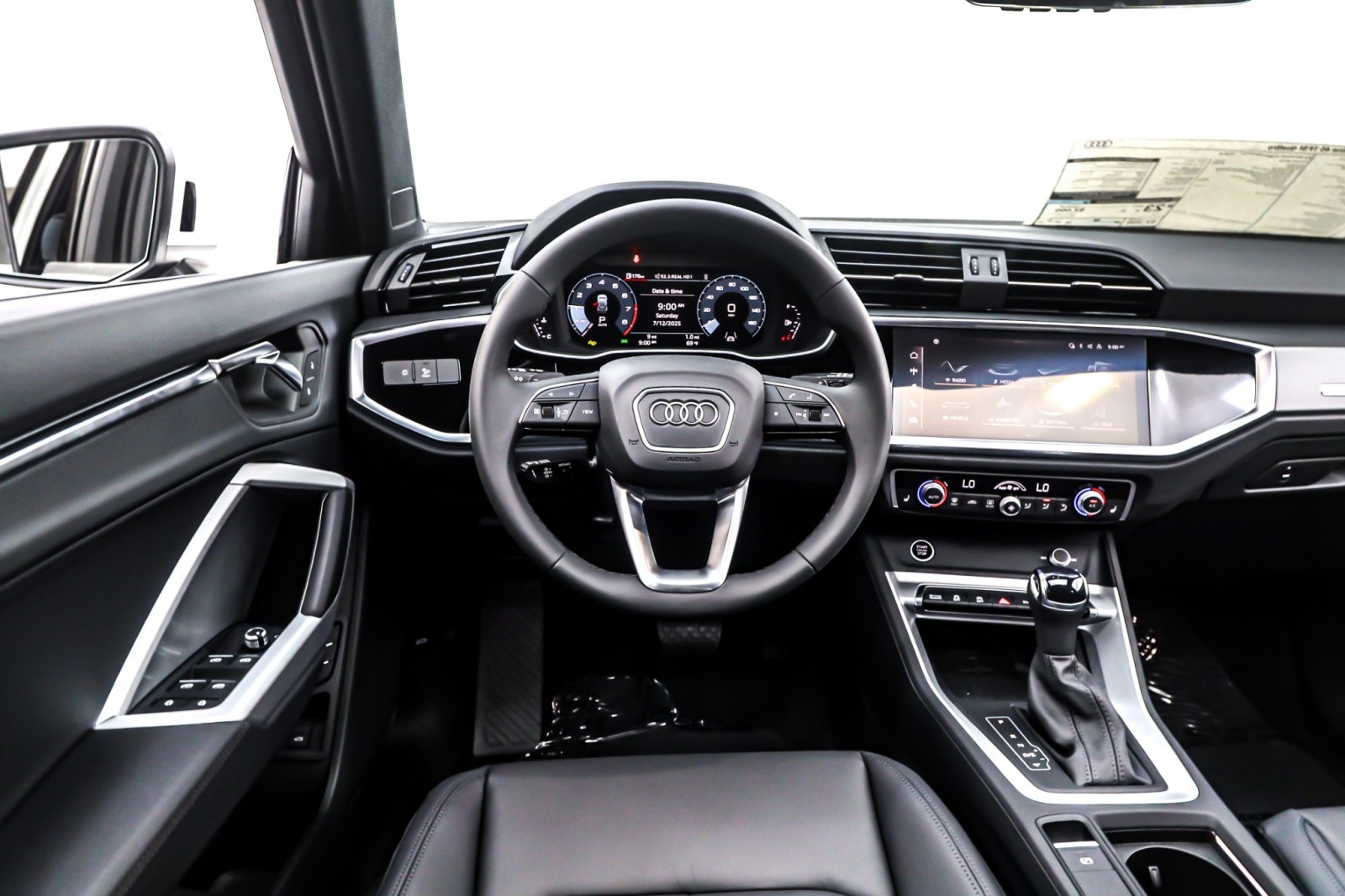 2025 Audi Q3 S line Premium 45 TFSI photo 4