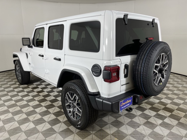 2025 Jeep Wrangler Sahara photo 6