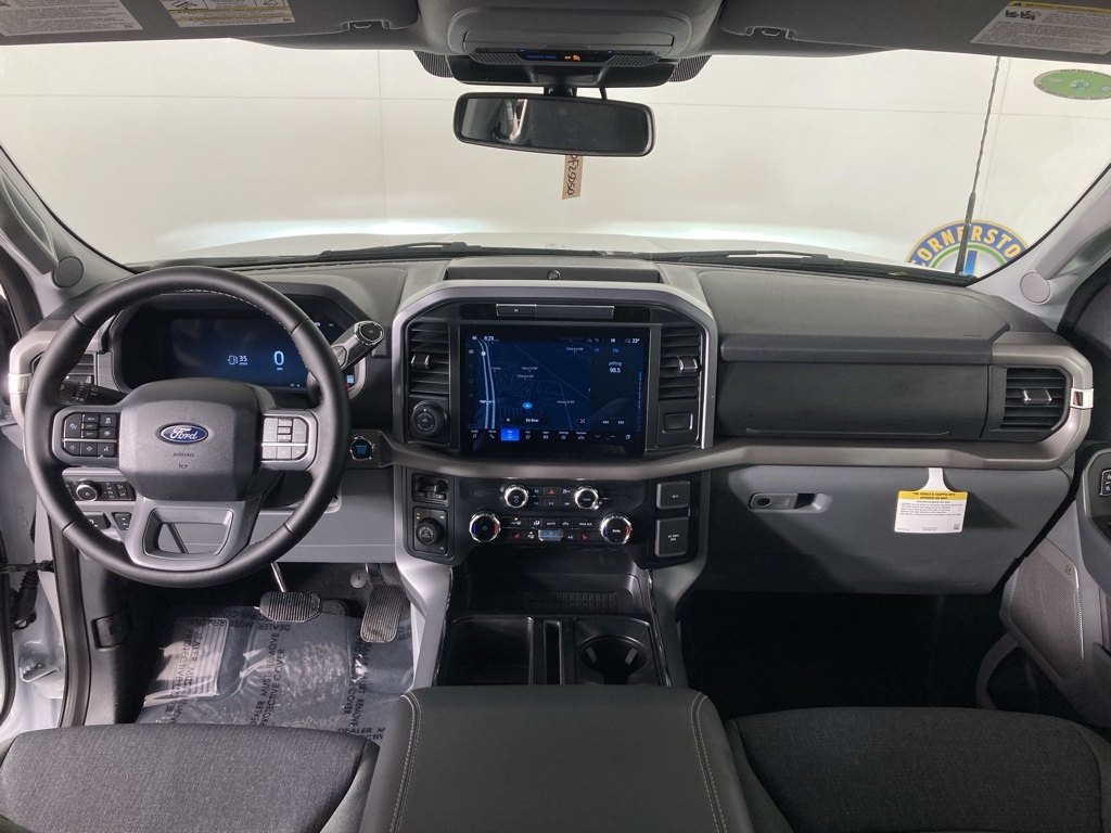 2025 Ford F-150 XLT photo 4