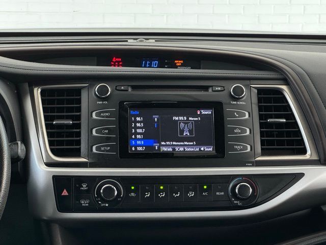 2019 Toyota Highlander LE photo 24