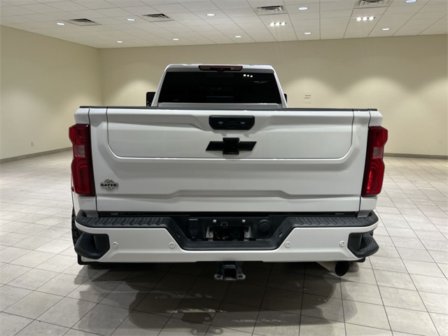2024 Chevrolet Silverado 3500HD High Country photo 4