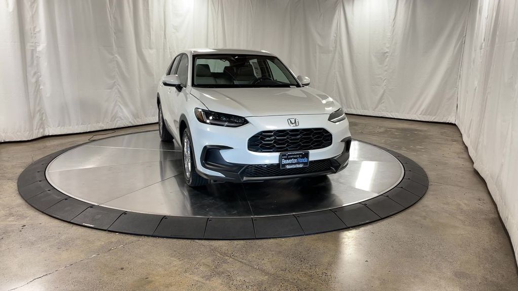 2023 Honda HR-V LX photo 3