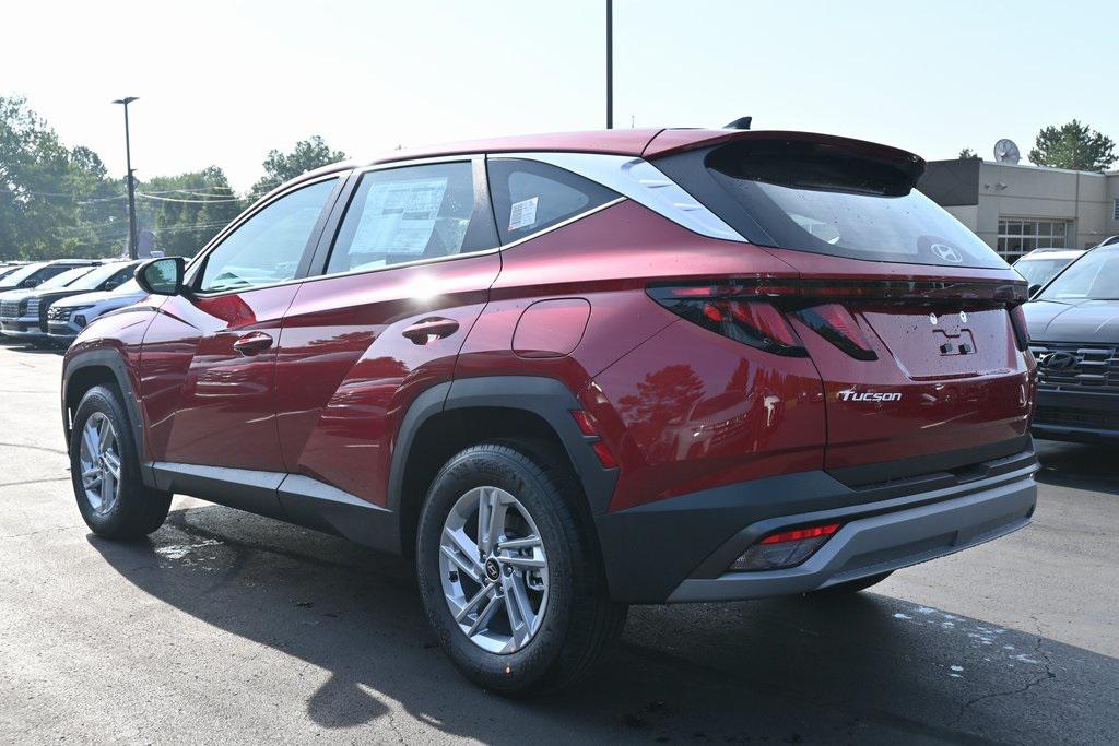 2025 Hyundai Tucson SE photo 3