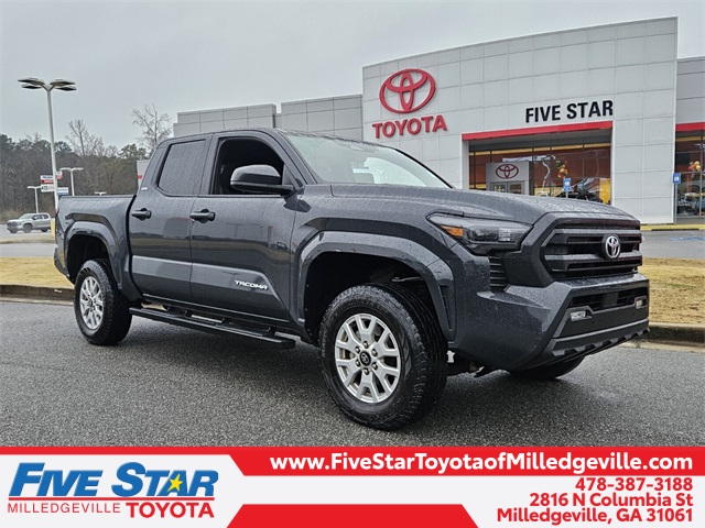 2024 Toyota Tacoma SR5's photo