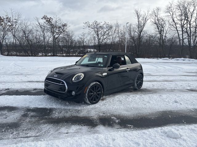 2017 MINI Cooper S's photo
