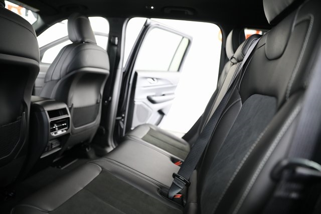 2025 Jeep Grand Cherokee Altitude X photo 15