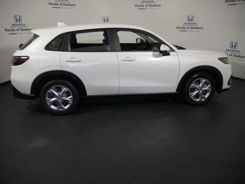 2026 Honda HR-V LX photo 3