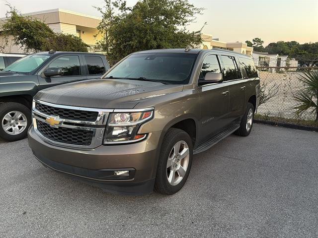 2015 Chevrolet Suburban LT photo 4