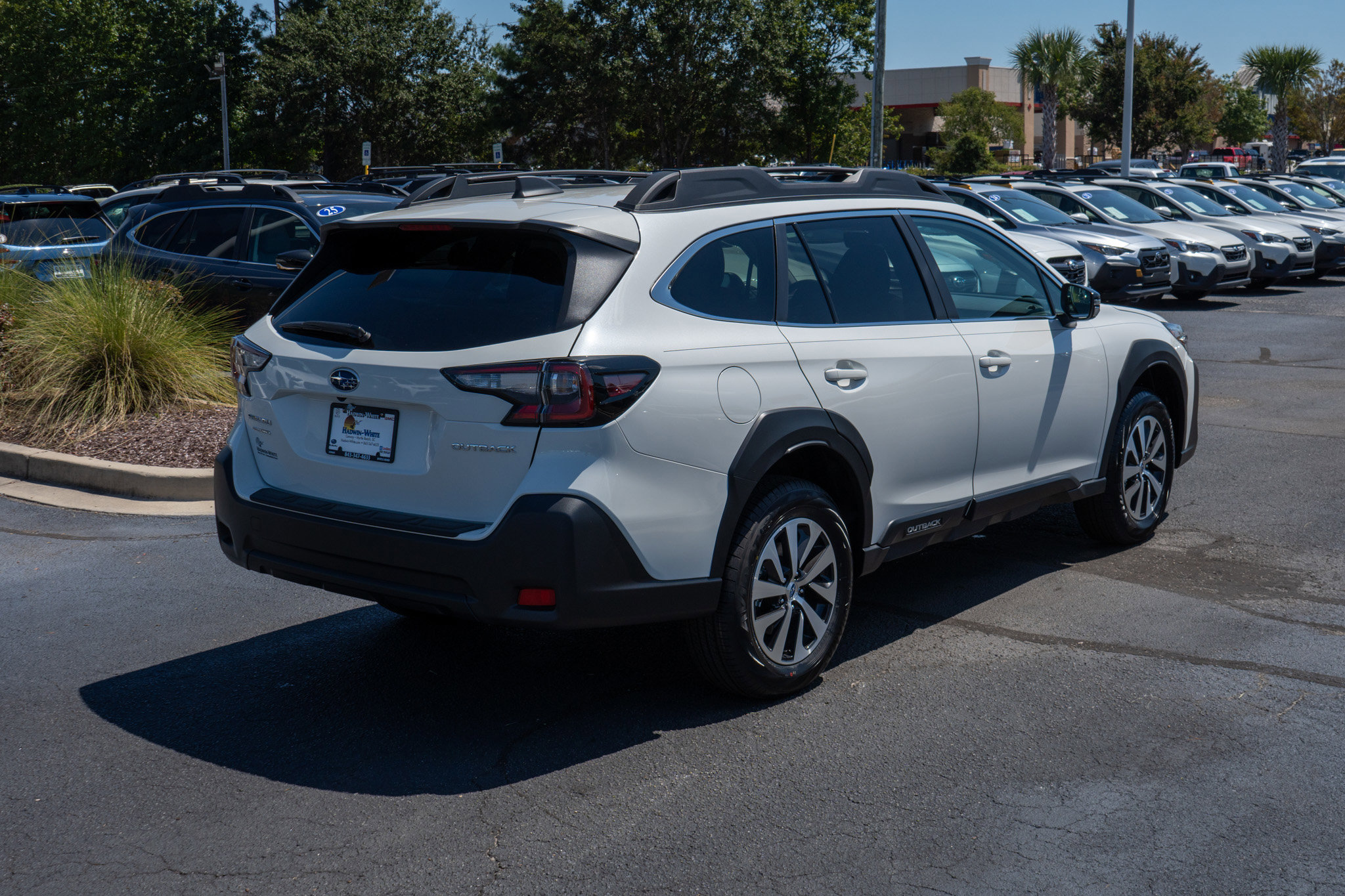 2025 Subaru Outback Premium photo 3