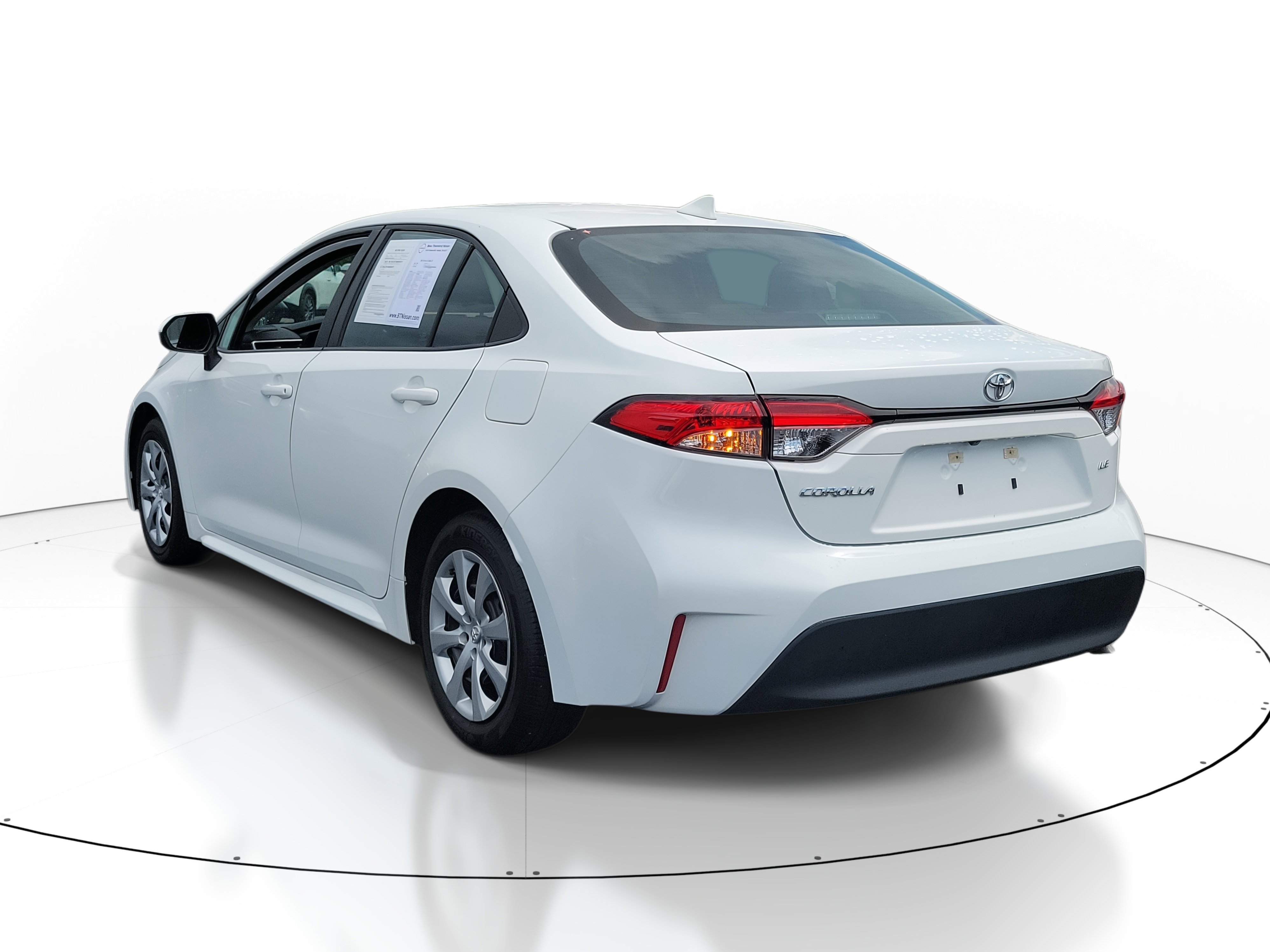 2023 Toyota Corolla LE photo 3