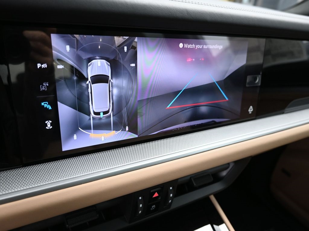 2026 Porsche Cayenne GTS photo 18