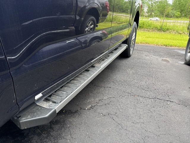 2025 Ford F-150 Lariat photo 4