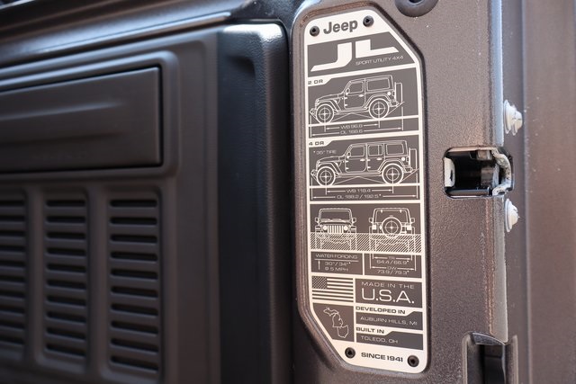 2025 Jeep Wrangler Rubicon photo 33