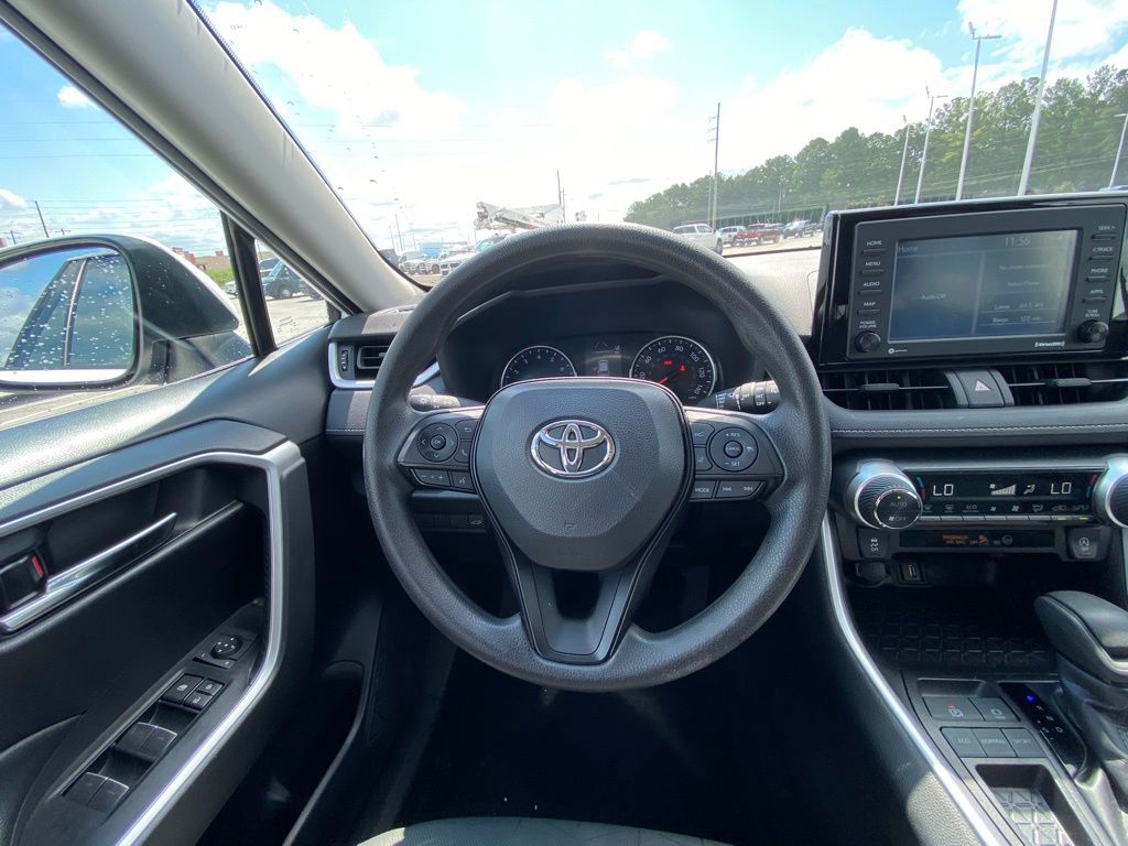 2022 Toyota RAV4 XLE photo 12