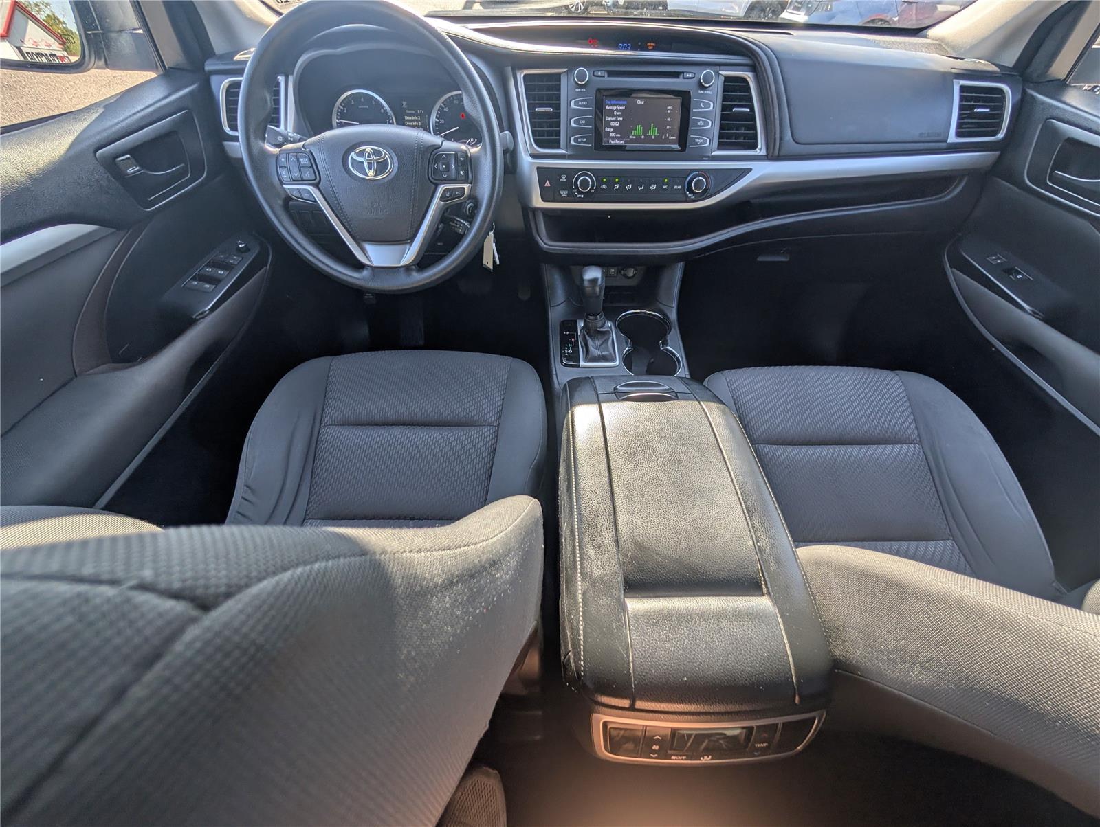 2018 Toyota Highlander LE photo 27