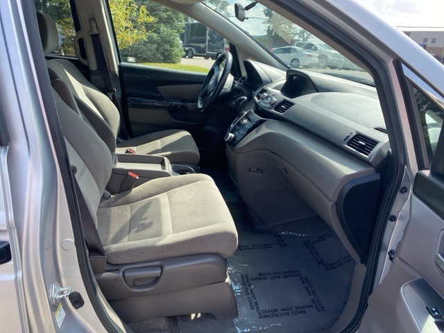 2011 Honda Odyssey LX photo 23