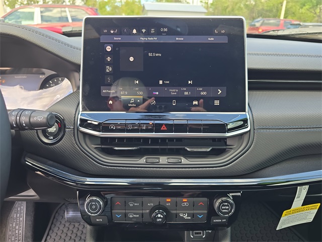2025 Jeep Compass Latitude photo 12