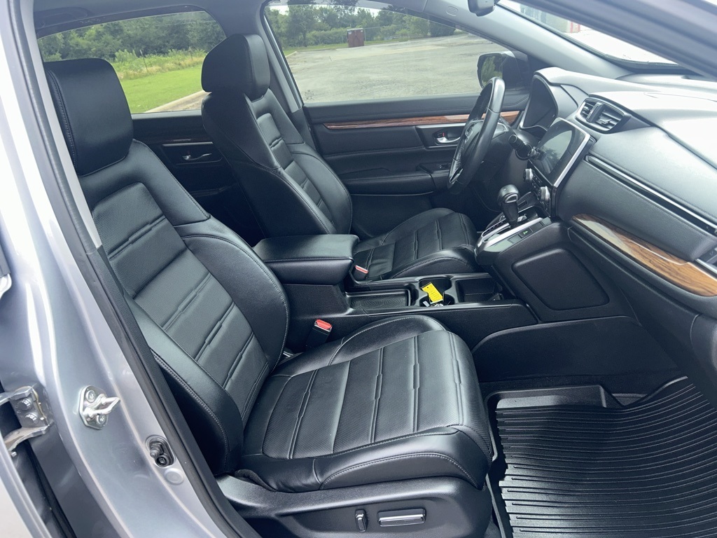 2019 Honda CR-V Touring photo 21