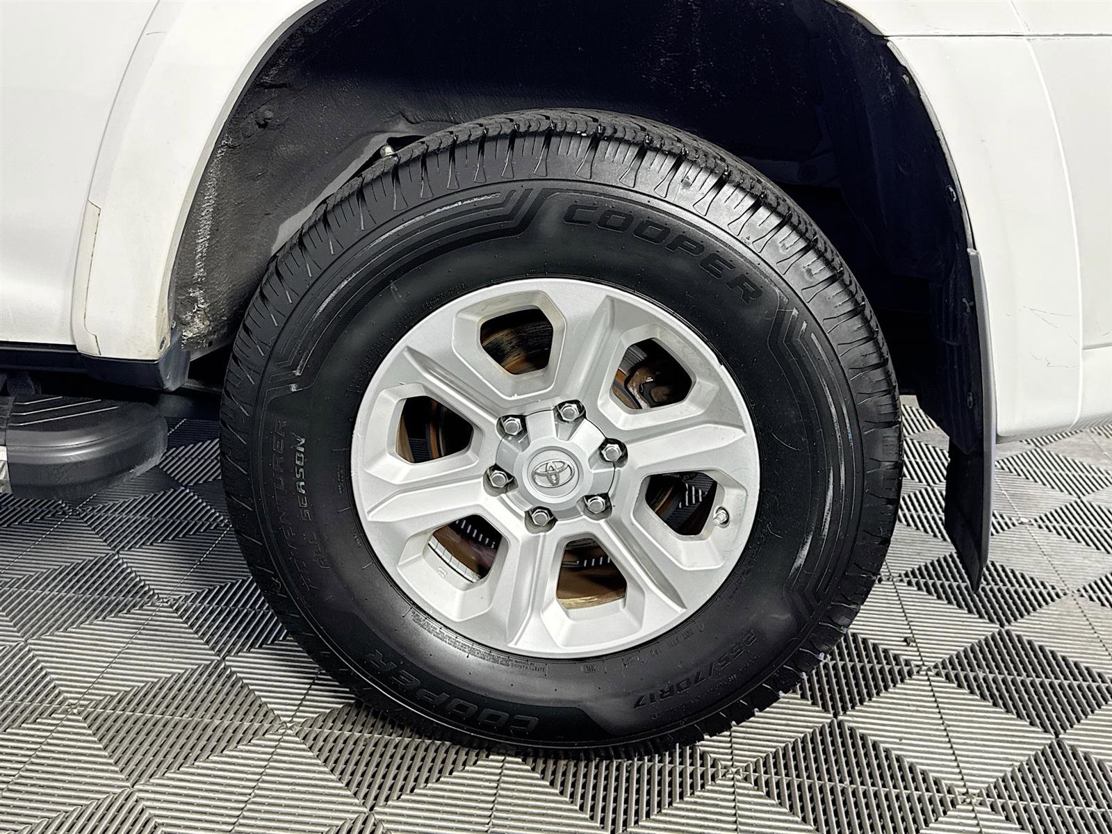 2015 Toyota 4Runner SR5 photo 27