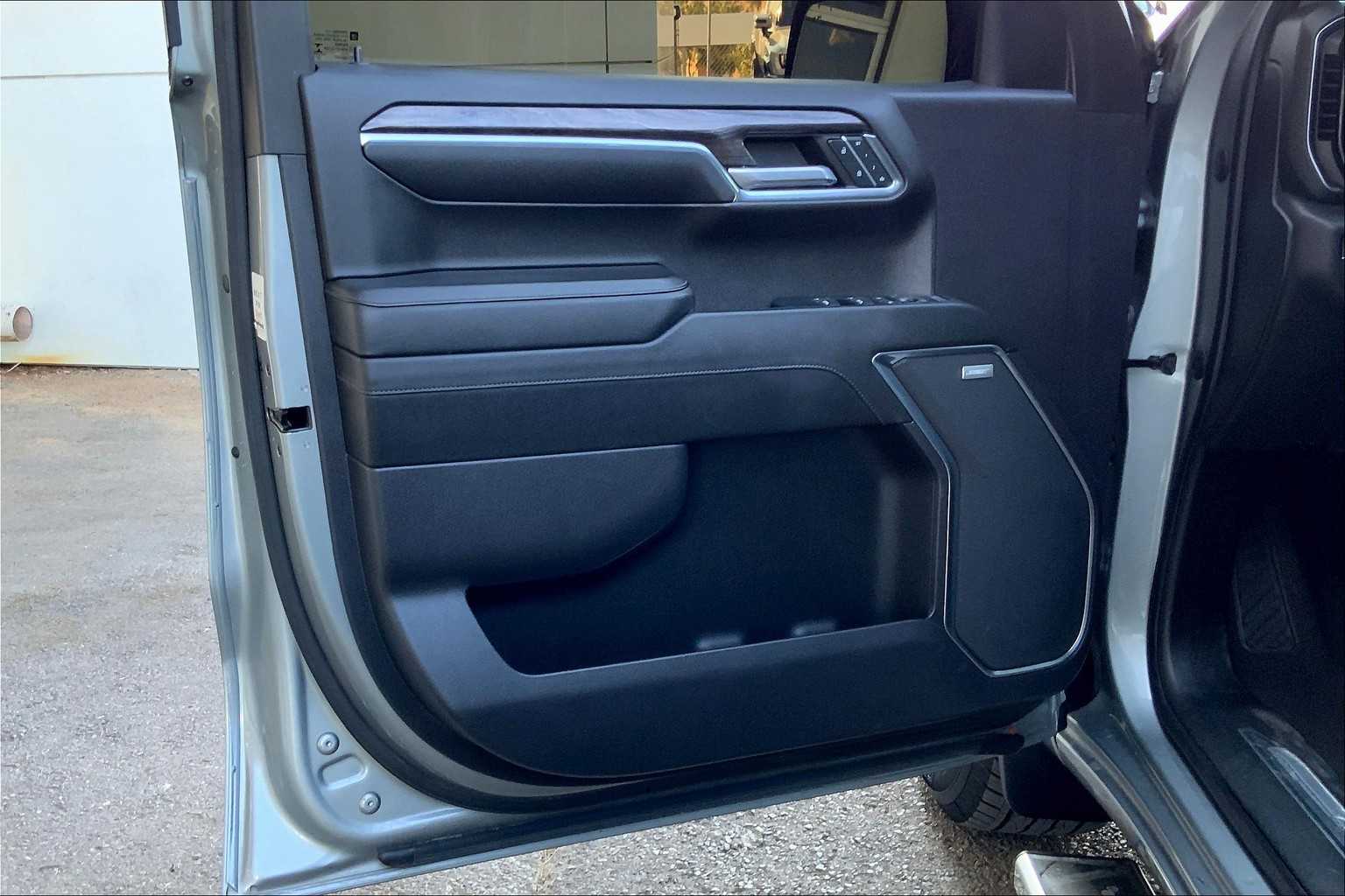 2023 Chevrolet Silverado 1500 LTZ photo 20