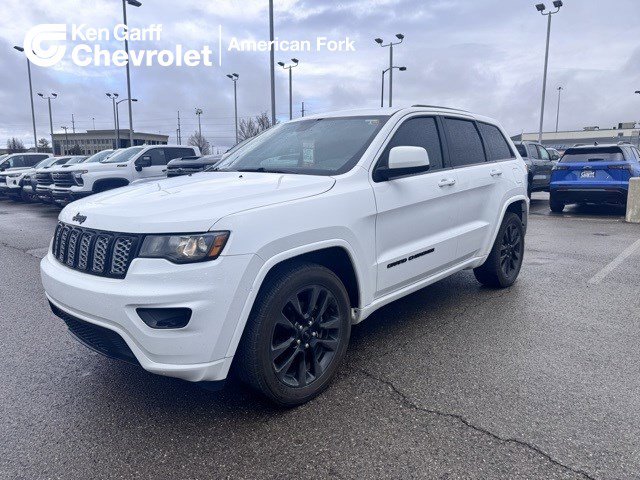 2017 Jeep Grand Cherokee Altitude's photo